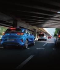 FORD PUMA Innowacyjne rozwiązania Inteligentny tempomat adaptacyjny z systemem wspomagającym omijanie przeszkód Evasive Steering Assist Ładowarka bezprzewodowa Wygodna ładowarka bezprzewodowa