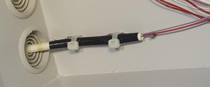 PSB-NE-xx strona 5/6 Przygotować kabel abonencki, minimalna długość rozszycia 250 cm.