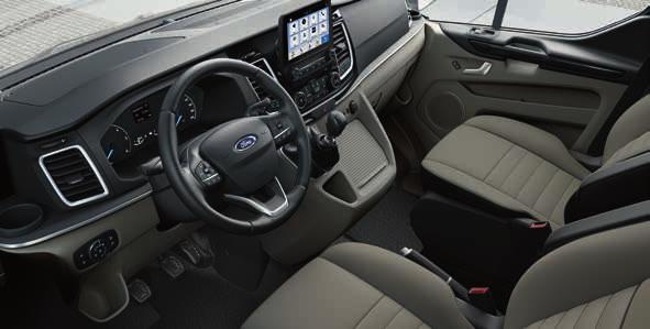 NOWY FORD TOURNEO CUSTOM Wybrane wyposażenie standardowe Titanium X Główne zewnętrzne elementy pojazdu 17 obręcze kół ze stopów lekkich z wykończeniem Dark Tarnish Główne elementy wyposażenia wnętrza