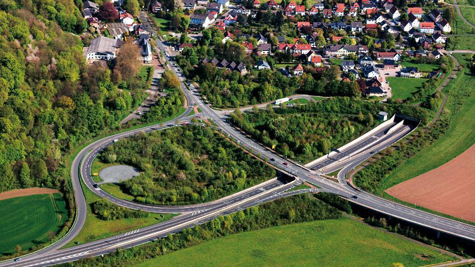 GOSPODARKA PRZESTRZENNA to całokształt działań biernych i czynnych dotyczących