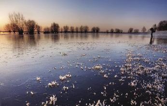 Chcemy o nim opowiadać poprzez fotografie, filmy i słowo pisane. Cóż takiego fascynuje nas i zachwyca? Na pierwszy rzut oka jest tu niewiele.