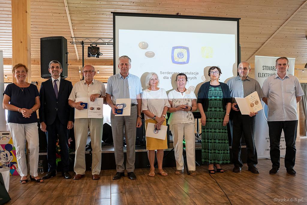 Wszyscy medaliści od lewej: Miłosława Bożentowicz, Bolesław Pałac, Julian