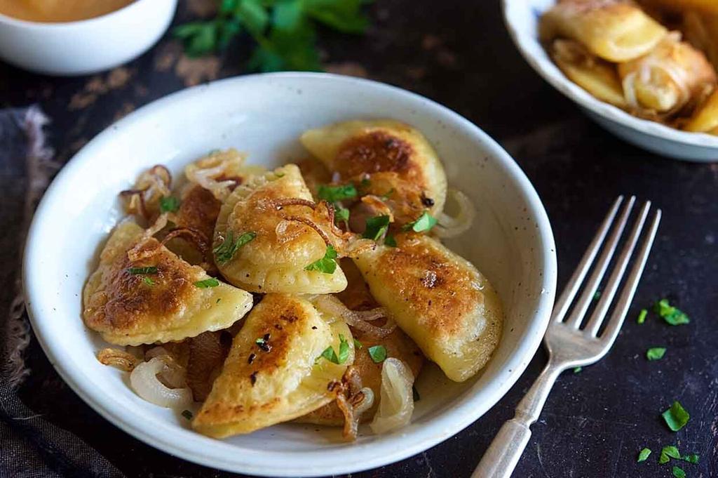 Group of allergens: 1, 2, 4, 7 PIEROGI RUSKIE DUMPLINGS WITH POTATO AND CHEESE STUFFING Ser biały /