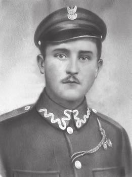 66 *** Wawrzyniec Gałysa urodził się 28 sierpnia 1899 r. w Zabrzeży jako drugi syn Jana i Władysławy z domu Zborowska. W dzieciństwie uczęszczał do Szkoły Powszechnej w Łącku.