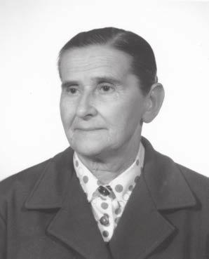 Wiersze Helena Pyrdoł Córka Pawła i Marii z d. Zbozień. Urodziła się i mieszka w Zarzeczu. Tu też uczyła się przez sześć lat w szkole podstawowej, a siódmą klasę ukończyła w Zabrzeży.