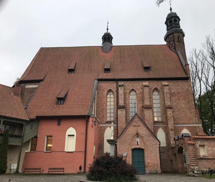 Parafia p.w. Wniebowzięcia NMP w Żukowie ROK XIX nr 1046 08.09.2019 r. XXIII Niedziela Zwykła 2019 Msze św. w niedziele: 7.00, 8.30, 10.00, 11.30, 13.00 18.00 i 20.00 W tygodniu:, 8:00 i 18.