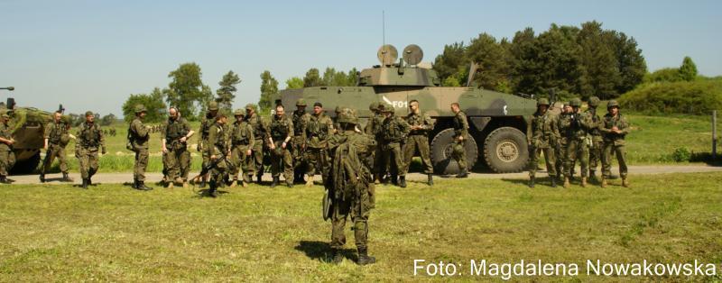 zaliczyć z oceną pozytywną sprawdzian z wychowania fizycznego; wcześniej pełnić służbę