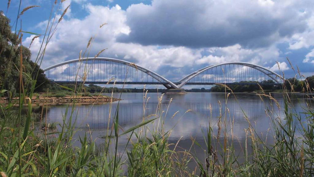 czerwiec / june Most na Wiśle w Toruniu im. gen. Elżbiety Zawackiej. Fot.