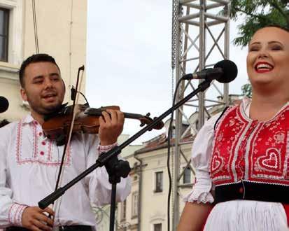 Zespołów Artystycznych Tęcza Polska w Polanicy-Zdroju. Pielęgnowanie tradycji I tak od 2001 roku międzynarodowe spotkania na stałe zagościły w kalendarzu polanickiego Centrum Kultury i Promocji.