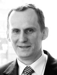 Piotr Mostowik O żądaniach wpisu w polskim rejestrze stanu cywilnego zagranicznej fikcji prawnej pochodzenia dziecka od rodziców jednopłciowych On Demands for Entry into Polish Birth Records of