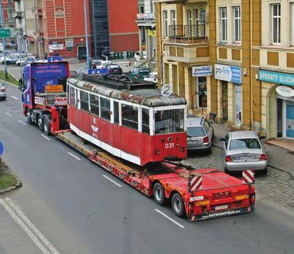 Cieszę się, że wszystko się udało mówi skromnie. Tramwaj przeszedł wiele etapów remontowych, m.in.