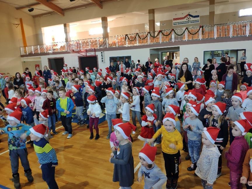 32. Gminny Mikołaj dla dzieci z terenu Gminy Tryńcza Hala Sportowa w Tryńczy. 33.