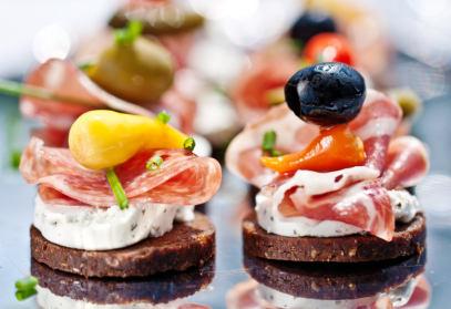 MENU FINGER FOOD FINGER FOOD W BIURZE Pracujecie w biurze, ale nie macie zbyt dużo przestrzeni? Finger Food to idealne rozwiązanie.