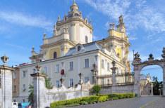 Metropolia, Plac Sindagma, Pałac Królewski, zmiana warty, Stadion Olimpijski. Powrót do hotelu, obiadokolacja, nocleg. dzień 5 śniadanie.