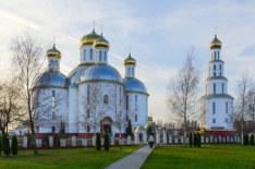 zbór kalwiński z grobami Radziwiłłów; kościół katolicki pw. św. Józefata, minaret w miejskim parku. WODOKTY: kościół i cmentarz (groby Sienkiewi- czowskie, m. in. Butrymów), stary młyn (niezwykły!