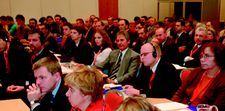 W Y D A R Z E N II A Bezpieczeńst wo w sieci Socjotechnika zagraża SECURE 2005 Podczas konferencji SECURE 2005, która odbyła się pod koniec października ubiegłego roku w Warszawie, głównym tematem