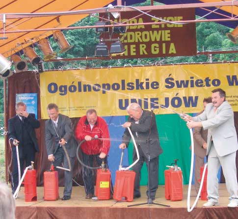 Sp yw kajakowy na Warcie Departament Kultury, Edukacji i Sportu wraz z Wydzia em ds.