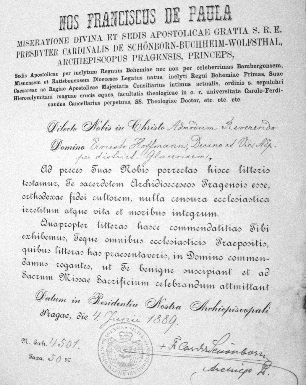 dziewczynka podniosła rękę i w gwarze, ku wielkiej radości wszystkich, odpowiedziała: Z piernikiem przychodzą chłopcy.