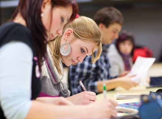 część druga Edukacja W pozostałych pismach teksty o nieheteroseksualnej orientacji to absolutne wyjątki prowadząc poszukiwania, znalazłam zaledwie dwa.