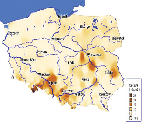 Stężenia Cs-137 w wodzie i osadach dennych Wisły i jej dopływów wykazują niższe wartości w porównaniu z Odrą i jeziorami, podczas gdy stężenie Sr-90 wykazuje jednolity poziom dla wszystkich wód