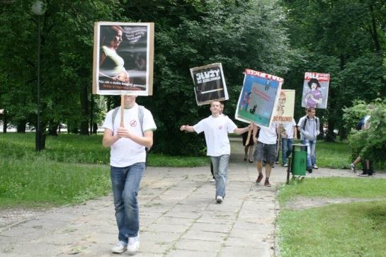 XII. Oświata zdrowotna i promocja zdrowia Wiodącym celem w działalności oświaty zdrowotnej i promocji zdrowia są działania edukacyjne mające na celu zwiększenie świadomości zdrowotnej poprzez: