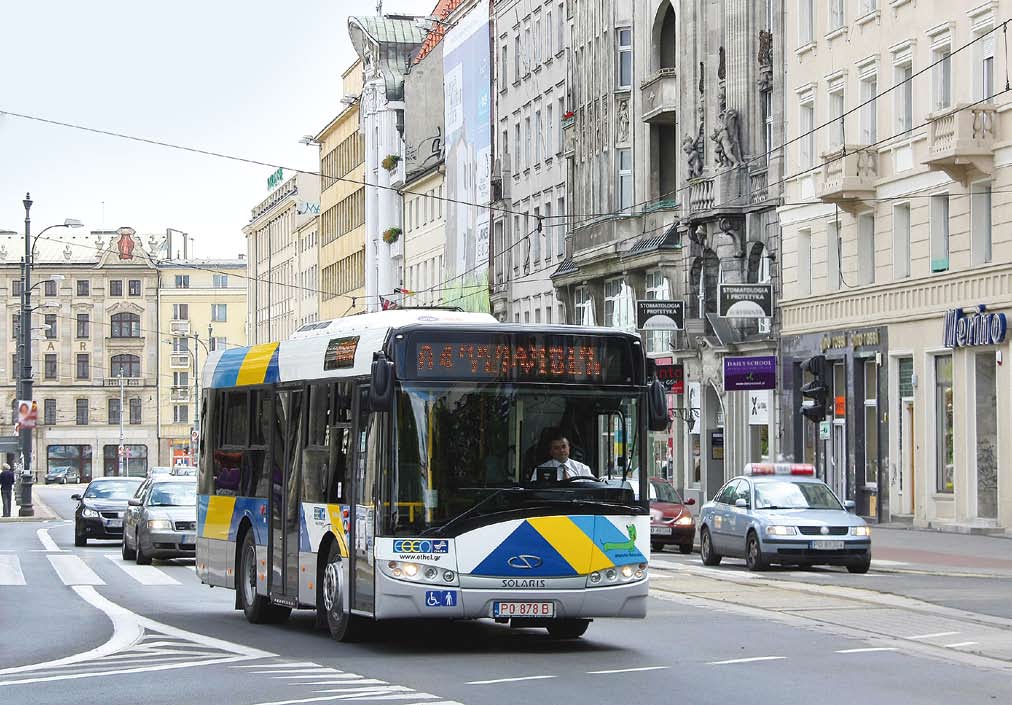Solaris Bus&Coach SA Komunikacja miejska nowej generacji Niewiele jest polskich firm, które z powodzeniem konkurują na całym świecie z najlepszymi, a do tego wyznaczają nowe kierunki, a nawet