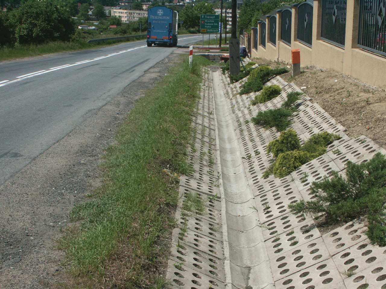 Rynny odprowadzaj ce na wyremontowanym odcinku