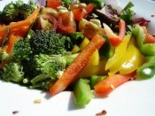 Strona 29 z 38 półwegetariańska, a stosując je, można oczekiwać podobnych korzyści zdrowotnych jak przy diecie wegetariańskie.