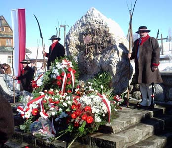 Uniwersytetu Jagiellońskiego i prezesa Towarzystwa Muzeum Tatrzańskiego w Zakopanem dr Mieczysława Rokosza z Krakowa, który rozprawiał na temat genezy legendy o śpiących rycerzach i jej adopcjach