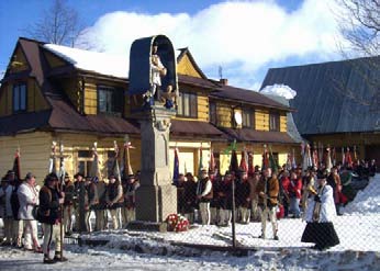 Figura Świętego Jana Nepomucena została postawiona w Chochołowie na pamiątkę powstania, jednak w 2004 roku w czasie trzęsienia ziemi figura została poważnie zniszczona.