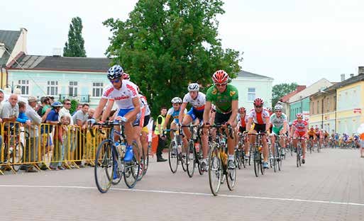 Międzynarodowy Wyścig Kolarski Solidarności i Olimpijczyków. Pierwszy etap wiedzie wokół Lublina. Do rywalizacji zgłoszonych zostało 114 kolarzy z 19 ekip (siedmiu polskich).