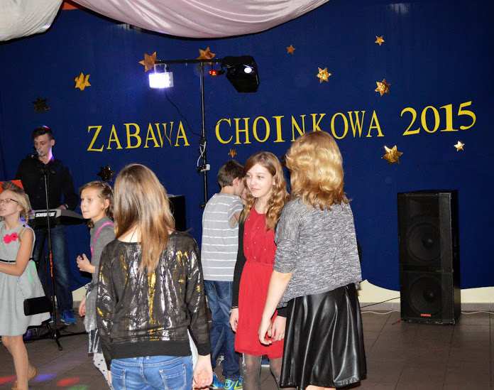 Zabawa choinkowa SP 2015 Zabawa choinkowa, która odbyła się 31 stycznia 2015 roku była okazją do spotkania i zabawy całej społeczności szkolnej SP. Już około godziny 15.