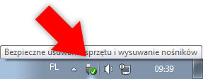 Kliknij ikonę Bezpieczne usuwanie sprzętu i wysuwanie nośników zadań systemu Windows. na pasku Wyświetlone zostanie menu z listą dysków przenośnych podłączonych do portów komputera.