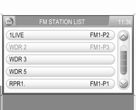 26 Radioodtwarzacz Wybrać przycisk ekranowy FM List (Lista FM), aby wyświetlić listę. Aktualnie odtwarzana stacja FM z listy jest podświetlona na czerwono.