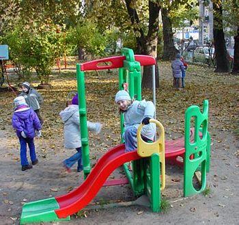 otyłości. Mała efektywność lekcji wf na rzecz zachowań prozdrowotnych, sprawności i wydolności fizycznej nakazuje poszukiwania innych rozwiązań poprawiających tę sytuację.