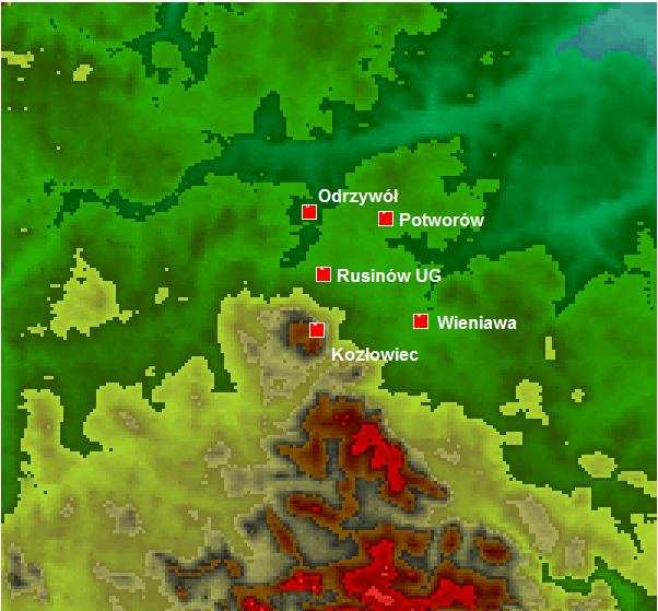 Planowanie radiowe - 8 Naniesienie na cyfrową mapę DEM - przykład Na mapie cyfrowej ze wszystkimi lokalizacjami kandydackimi symuluje się zasięgi dla wytypowania lokalizacji najlepszych dla pokrycia