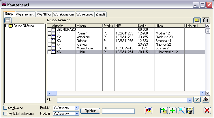 Dostępne są następujące przyciski: Rys. 2.16 Lista kontrahentów według grup. [Pokazuj także grupy] - przełącznik.