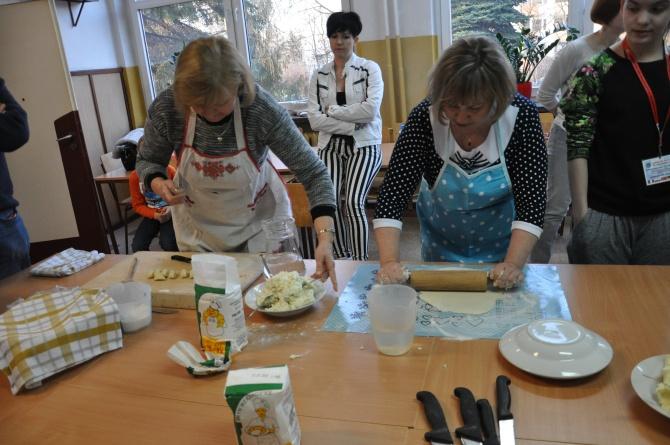 18 marca (środa) atrakcji ciąg dalszy Najpierw zwiedzanie kopalni soli w Wieliczce potem lunch, a następnie zajęcia w szkole.