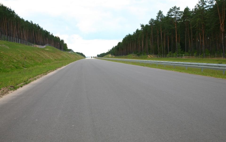 Pozytywne efekty budowy autostrady A1 ożywienie gospodarcze rozwój lokalnych firm uczestniczących w