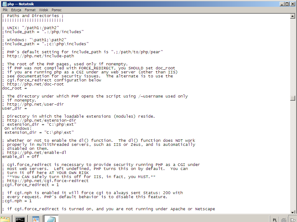 3. Wyszukać plik php.ini i dokonać w nim podstawowej konfiguracji W sekcji: PATHS AND określamy ścieżkę do plików *.