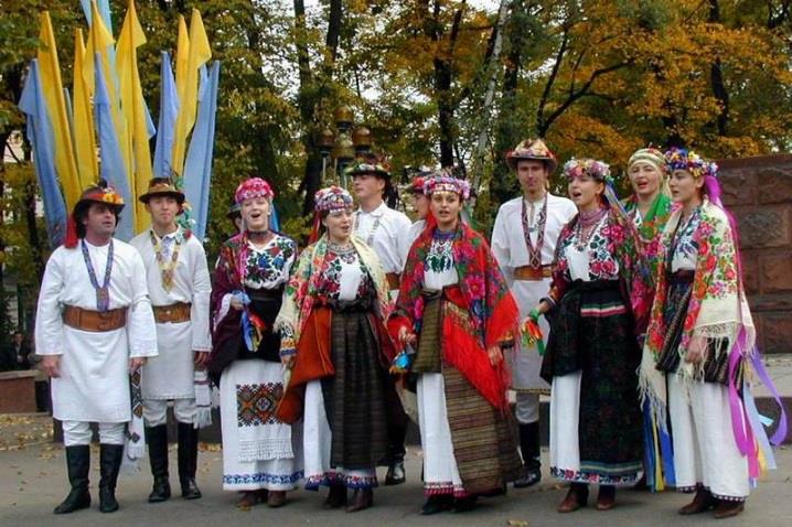 UKRAINA Ukraina posiada silne tradycje przemysłowe i rolnicze, będące dziedzictwem czasów byłego Związku Radzieckiego.