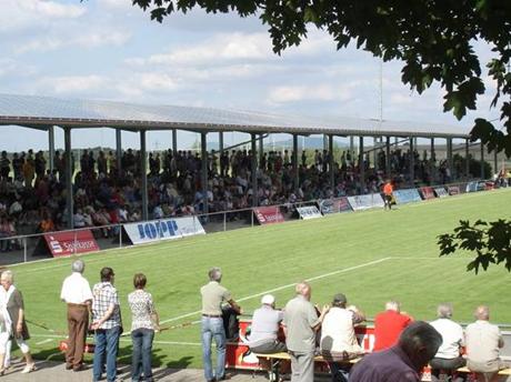 000 Elektrownia słoneczna PV na dachu trybuny 2009 491.000 stadionu sportowego PV Spółdzielni 2010 47.