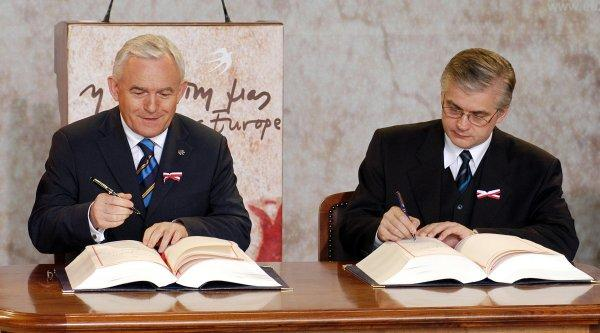 *16.12.1991 r. podpisanie Układu Europejskiego, ustanawiającego stowarzyszenie między Rzecząpospolitą Polską a Wspólnotami Europejskimi i ich państwami członkowskimi. *21-22.06.1993 r.