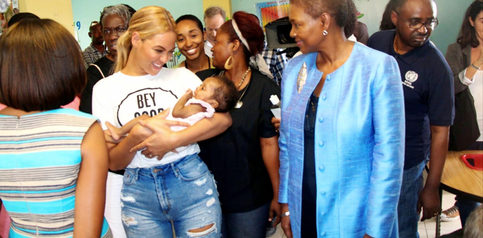 16 maja 2015 roku Valerie Amos koordynator pomocy działania w sytuacjach kryzysowych z biura do spraw pomocy humanitarnej ONZ towarzyszyła Beyoncé podczas