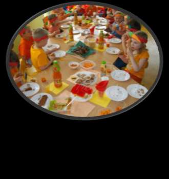 Przedszkolaki wykonywały samodzielnie kolorowe, zdrowe kanapki, pyszne soki owocowe i owocowo-