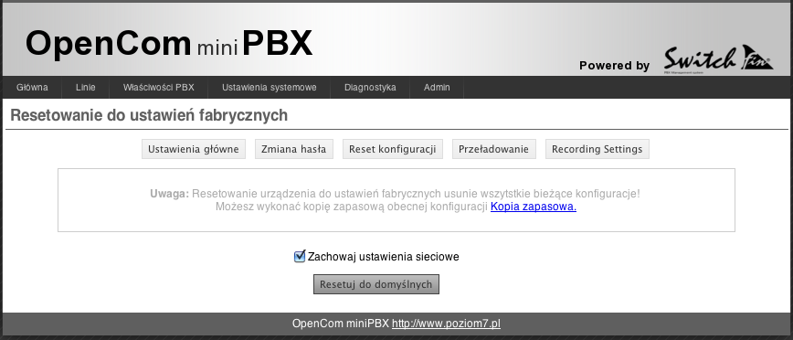 Procedura resetu centrali do ustawień fabrycznych przyciskiem umieszczonym z tyłu obudowy (oznaczony kolorem czerwonym). Wyłącz centralę z zasilania.