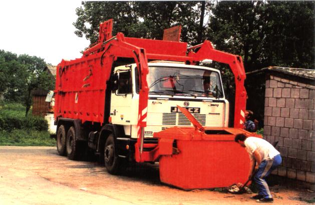 Międzygminny system zbiórki odpadów komunalnych 5 lipca 1996 roku zostało zawarte porozumienie komunalne, na podstawie którego gminy powierzyły Ekologicznemu Związkowi Gmin Dorzecza Koprzywianki