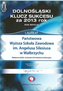 Prestiżowe wyróżnienia dla Uczelni Uczelnia jest laureatem certyfikatu Uczelnia Liderów, którym wyróżniane są uczelnie, które - z jednej strony - przywiązują dużą wagę do jakości kształcenia, a z