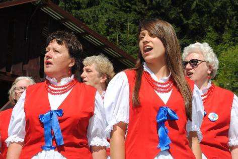 S T R. 8 IV STROŃSKI RAJD TURYSTYCZNY W dniach 15-17.08. br. odbył się IV Stroński Rajd Turystyczny w Masywie ŚnieŜnika.