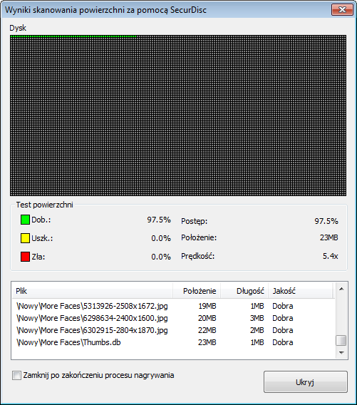Nagraj kompilację SecurDisc - Skanowanie powierzchni Wszyskie sektory znajdujące się na płycie pokazane są na jednym wykresie, a każdy sektor wykreślony jest za pomocą kwadracika.